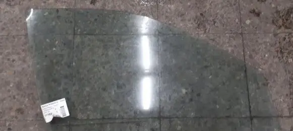 Hyundai Sonata Front door window glass four-door