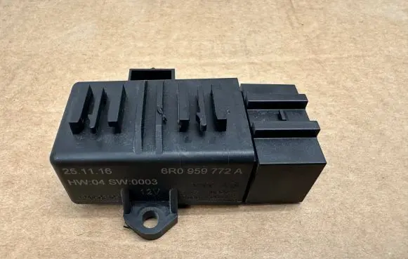 Volkswagen Amarok Seat heating relay 6R0959772A