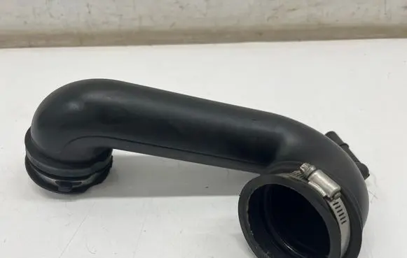 Ford Mondeo MK V Air intake duct part DG939R504AB