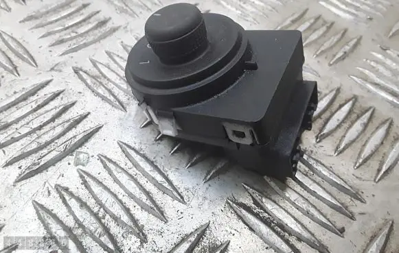 Opel Astra J Wing mirror switch 13271827