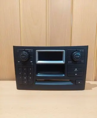 Volvo XC90 Radio/CD/DVD/GPS head unit 30679179