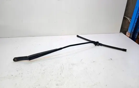 Audi A3 S3 8P Front wiper blade arm 8P1955410D