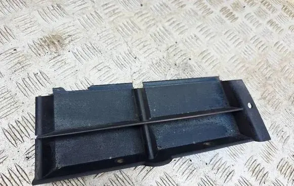 BMW 5 E39 Front bumper lower grill 8235638 51118235638