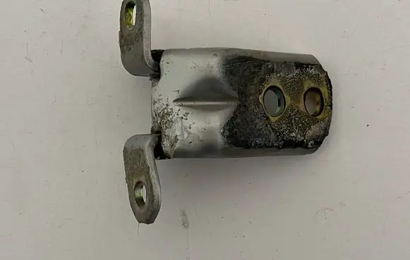 Nissan Murano Z50 Rear door lower hinge