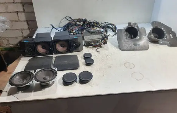 BMW 3 E36 Audio system kit 8360560 8375081 8361485