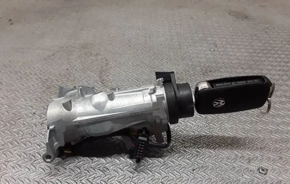Volkswagen Touran I Ignition lock 1K0905851