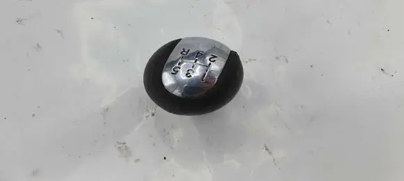 Toyota Avensis T220 Gear lever shifter trim leather/knob NOCODE