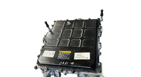 Voltage converter inverter