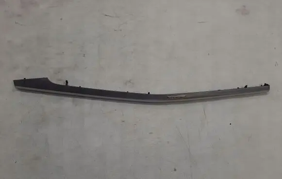 Dashboard glove box trim