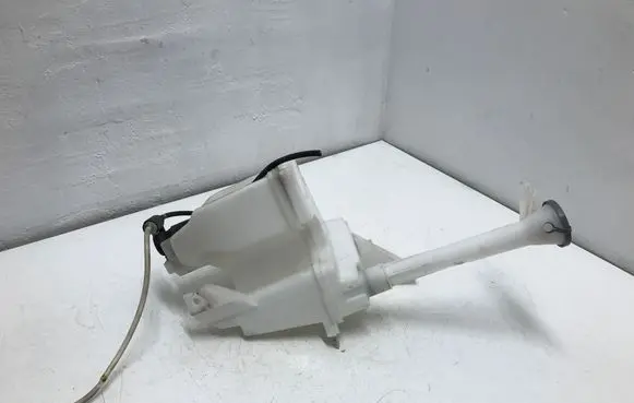 Nissan Juke I F15 Windshield washer fluid reservoir/tank 31108 153621