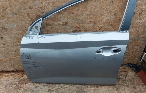 Hyundai Bayon Front door