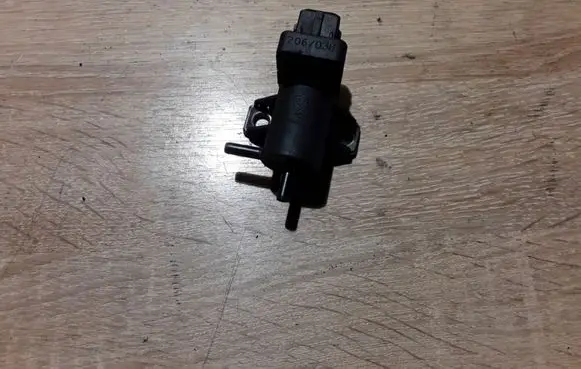 Nissan Primera Vacuum valve 7700113709