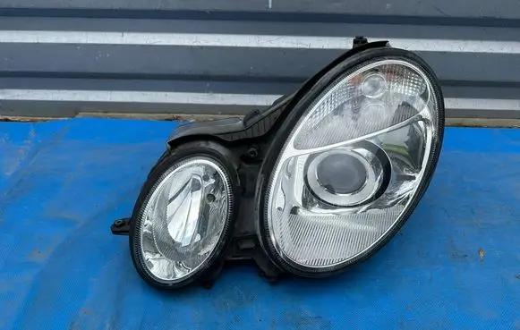 Mercedes-Benz E W211 Headlight/headlamp A2118201961