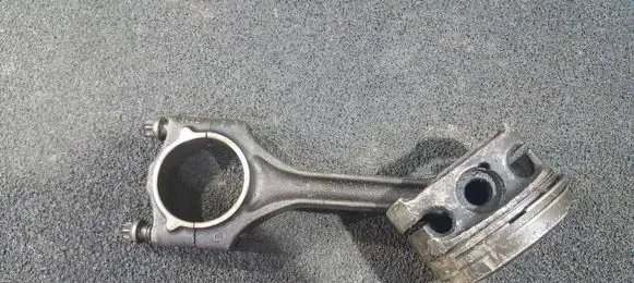BMW 5 E39 Piston with connecting rod 143290