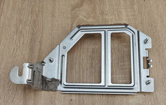 BMW 8 G16 Sound amplifier holder/bracket 6882241