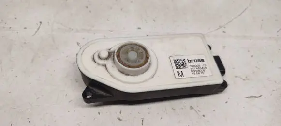 BMW X4 G02 Radiator active air flap actuator C93092113 111466416 03008006