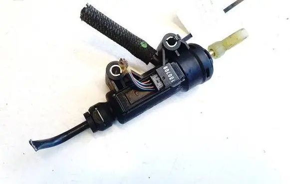 BMW 3 E90 E91 Clutch master cylinder 21526773670 13670610DE