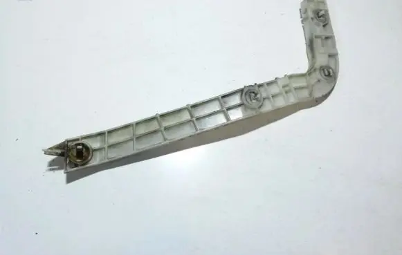 Suzuki Grand Vitara II Rear bumper mounting bracket