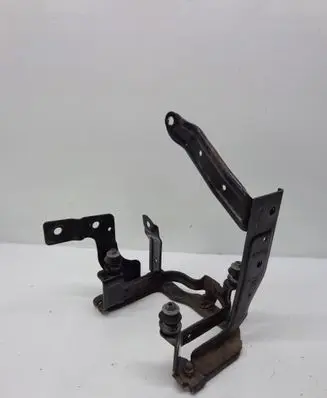 Ford Focus Power steering pump mounting bracket 3K738