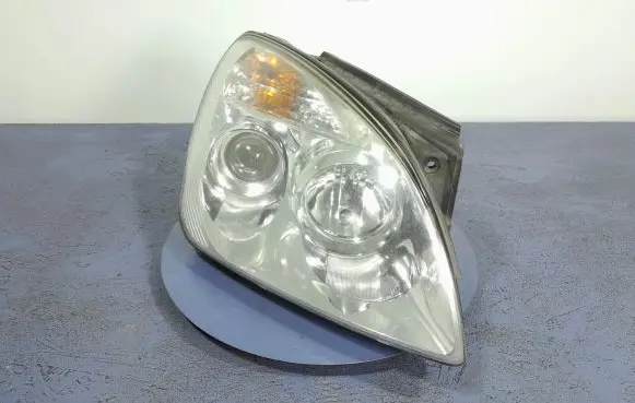 KIA Carens II Headlight/headlamp