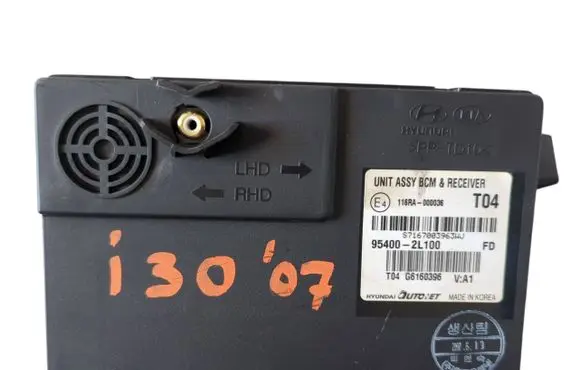 Hyundai i30 Antenna control unit 954002L100 116RA000036 T04G6160396