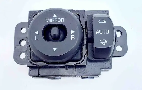 Wing mirror switch