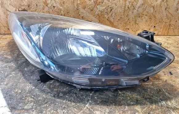 Mazda 2 Headlight/headlamp