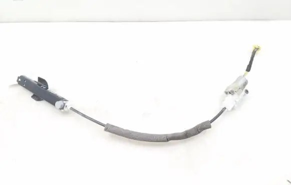 Volkswagen Touareg I Seat belt height adjuster 