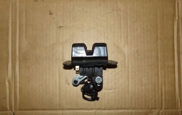 Hyundai Accent Tailgate/trunk/boot lock/catch/latch