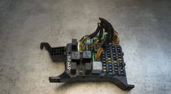 Ford Mondeo Mk III Fuse box set 1S7T-14A073-AE 1S7T14A073AE