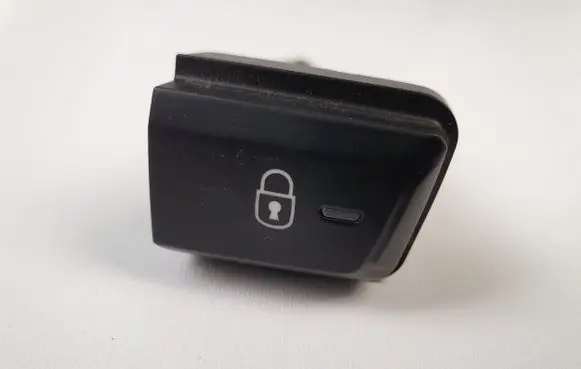 Peugeot 2008 I Central locking switch button 
