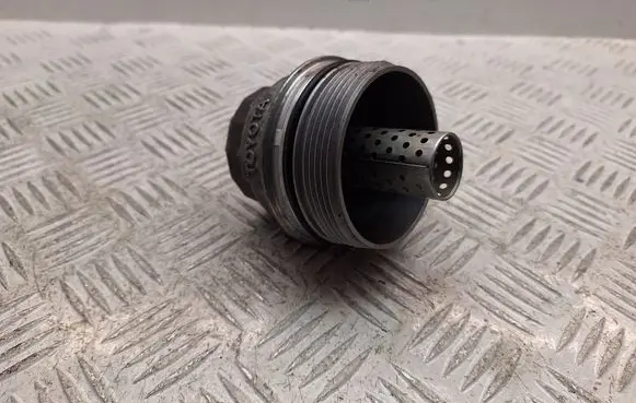 Toyota Corolla Verso AR10 Oil filter cover 156200R011