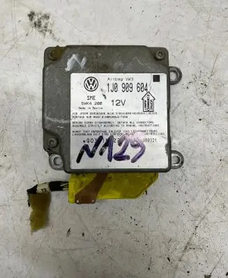 Volkswagen PASSAT B5 Airbag control unit/module 1J0909604 5WK4200 80321