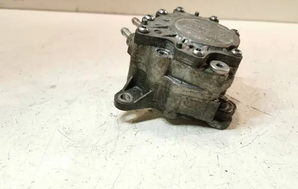 Mitsubishi Outlander Vacuum pump 03G145209C