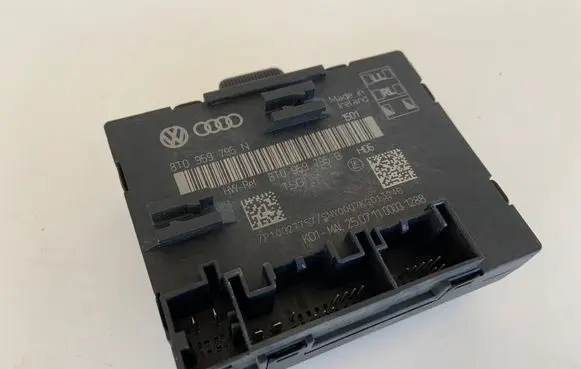 Audi A4 S4 B8 8K Door control unit/module 8T0959795B 8T0959795N