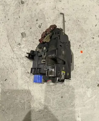 Audi A3 S3 8P Front door lock 4E1837016