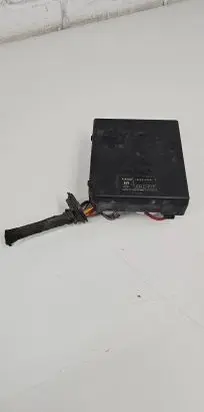 Renault Laguna III Fuse module 284B63984R 21240410 2427383989