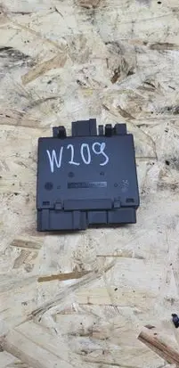 Mercedes-Benz CLK A209 C209 Door control unit/module 2098200926 0360038603 9260068600