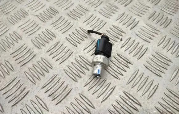 Audi A3 S3 8V Air conditioning (A/C) pressure sensor 5Q0959126A