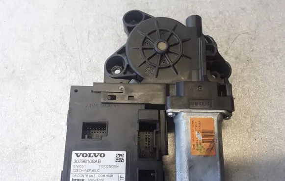 Volvo S40 Front door window regulator motor 30798108AB