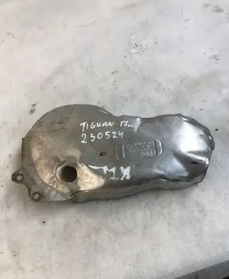 Volkswagen Tiguan Heat shield in engine bay 04l131783