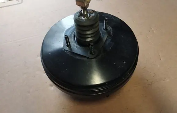 Infiniti G37 Brake booster