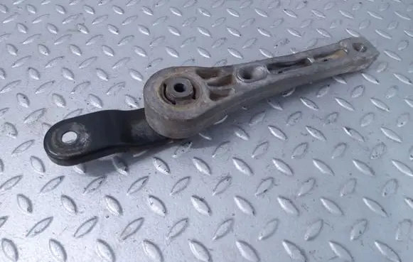 Volkswagen PASSAT CC Engine mount bracket 3C0199855K
