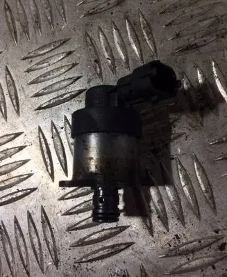 Opel Corsa E Fuel injection high pressure pump 0928400825 7530751444
