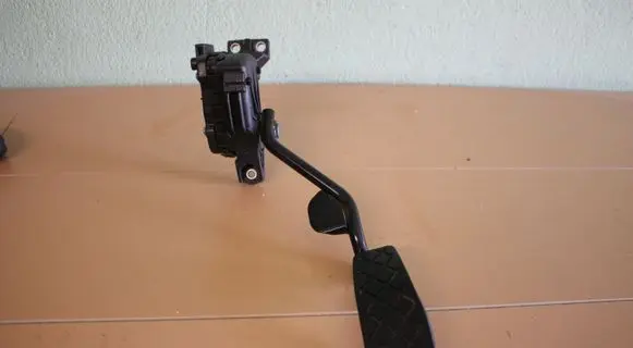 Audi A4 S4 B7 8E 8H Accelerator throttle pedal 8E2721523E