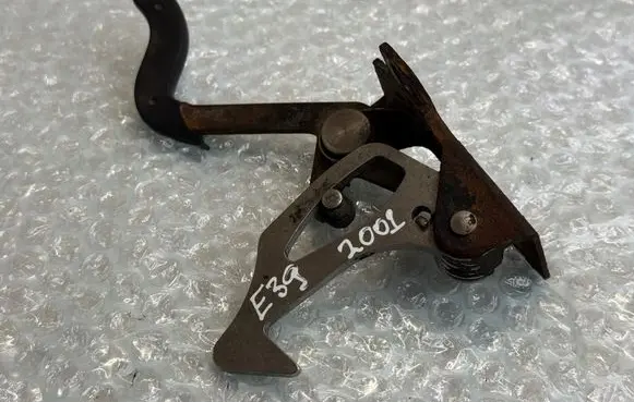 BMW 5 E39 Engine bonnet (hood) release handle 