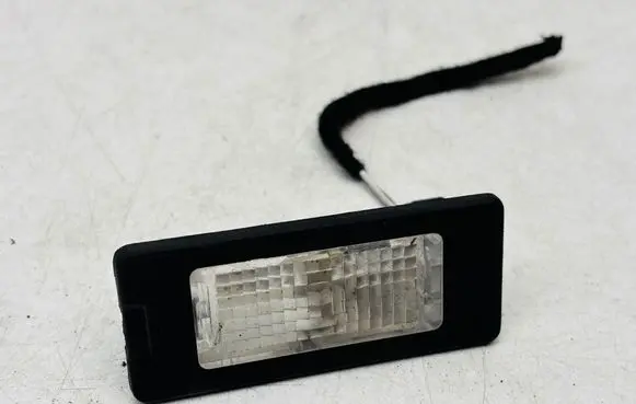 Volkswagen Golf Plus Number plate light 5N0943021