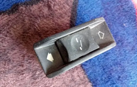BMW 3 E46 Sunroof switch 8352182