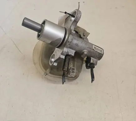 Audi A6 S6 C5 4B Master brake cylinder 4B0611301E