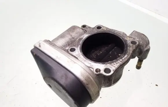 Volkswagen Golf V Throttle valve 06F133062